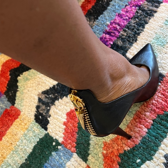 Giuseppe Zanotti Black Shark Tooth Zipper Pumps - Picture 7 of 8